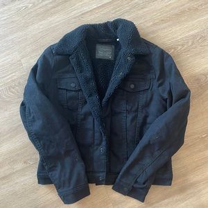 Levi’s Sherpa trucker jacket. Never worn